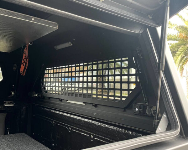 GRILLE DE PROTECTION POUR VITRE ARRIERE SUR HARDTOP ALU-CAB CONTOUR – Image 4