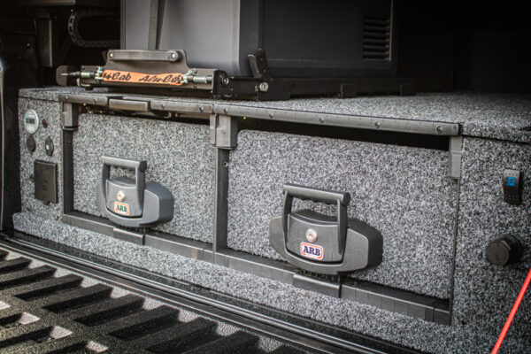 KIT AMENAGEMENT TIROIR ARB COMPLET POUR FORD RANGER EXTRA CABINE A PARTIR DE 2023 AVEC BAC DE BENNE D'ORIGINE – Image 3